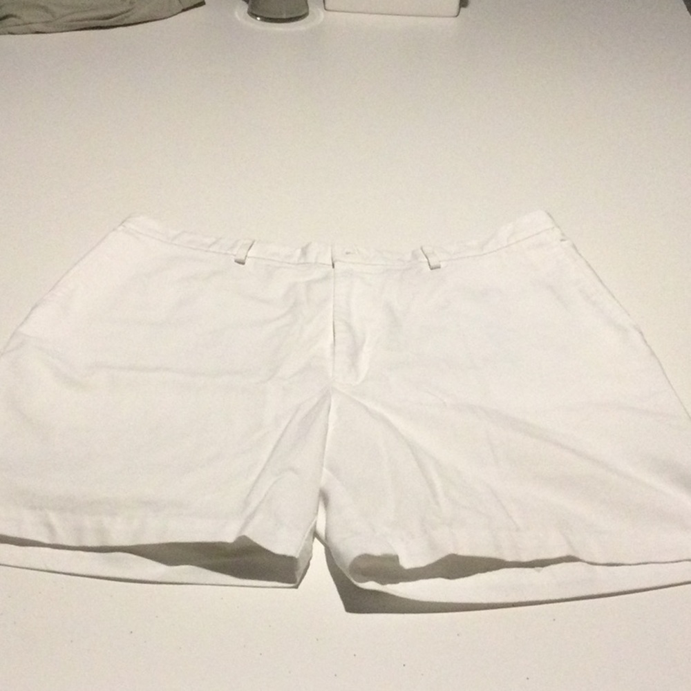 Hagger white shorts